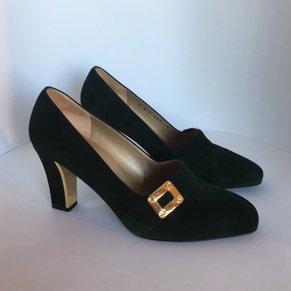 🎀St. John Green Suede Pumps🎀